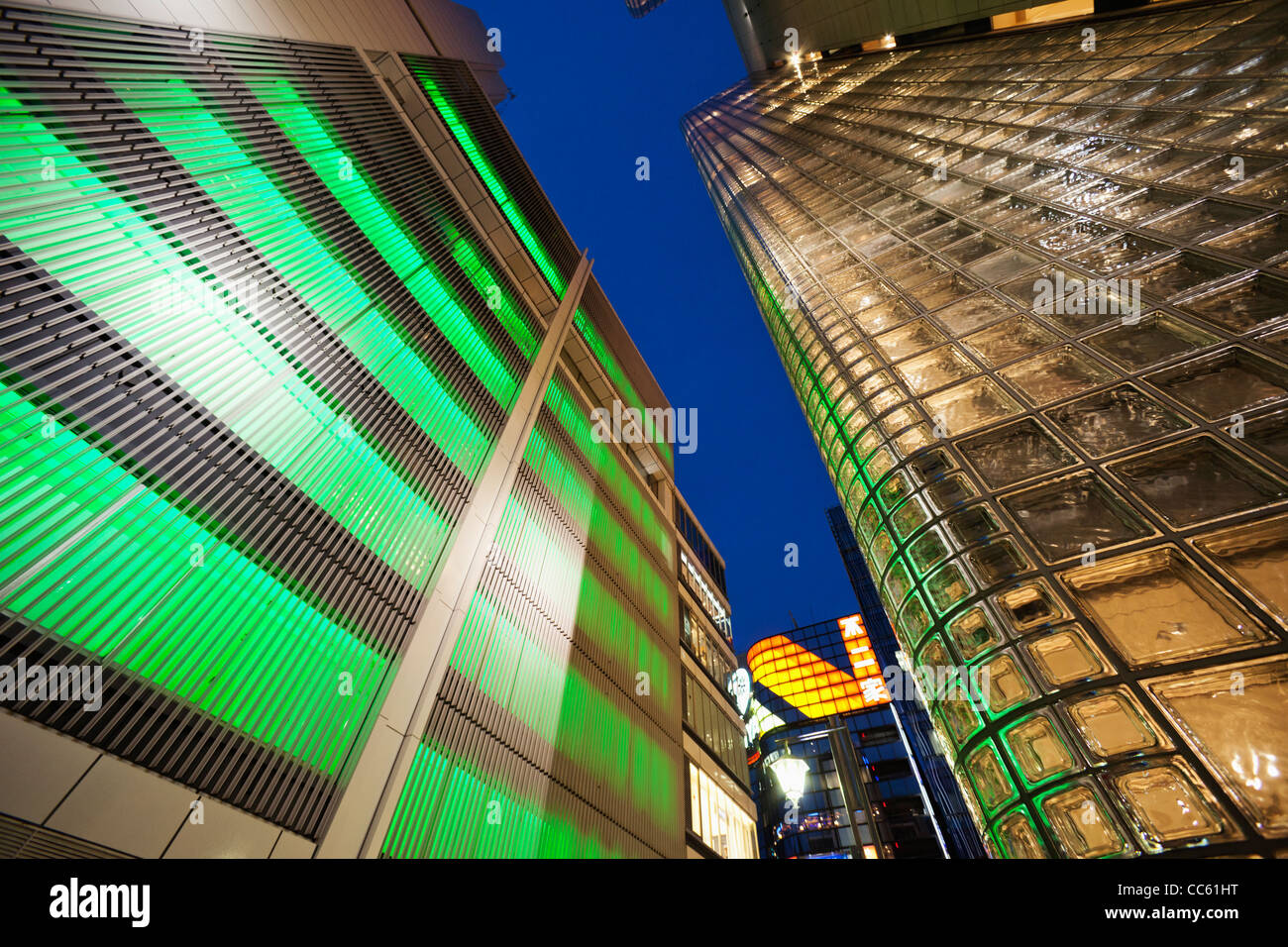 Japan, Tokio, Ginza, Maison Hermes Store und Sony Building Stockfoto
