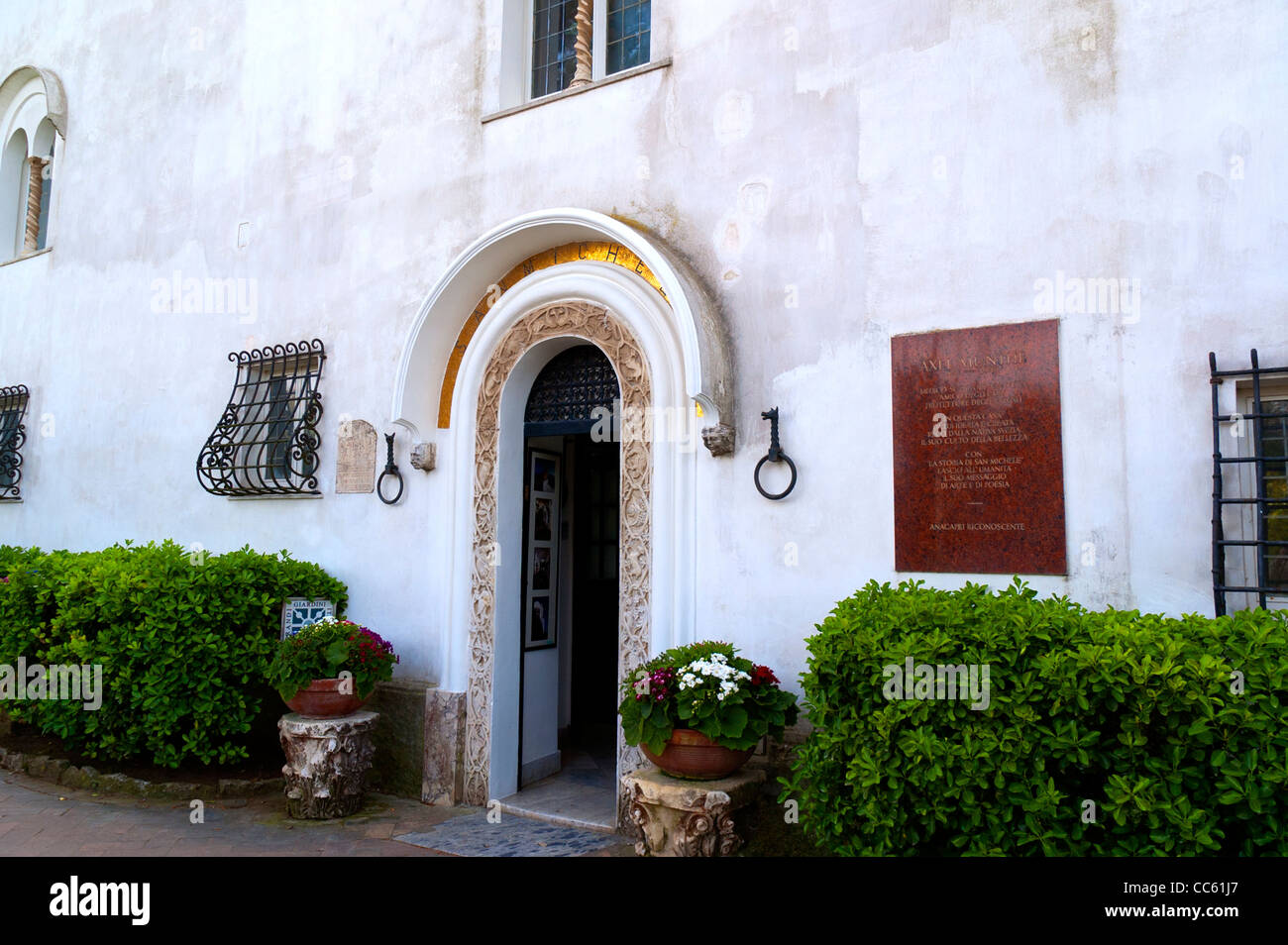 Villa San Michele Eingang auf Capri eine italienische Insel an der Sorrentinischen Halbinsel, auf der Südseite des Golfs von Neapel. Stockfoto