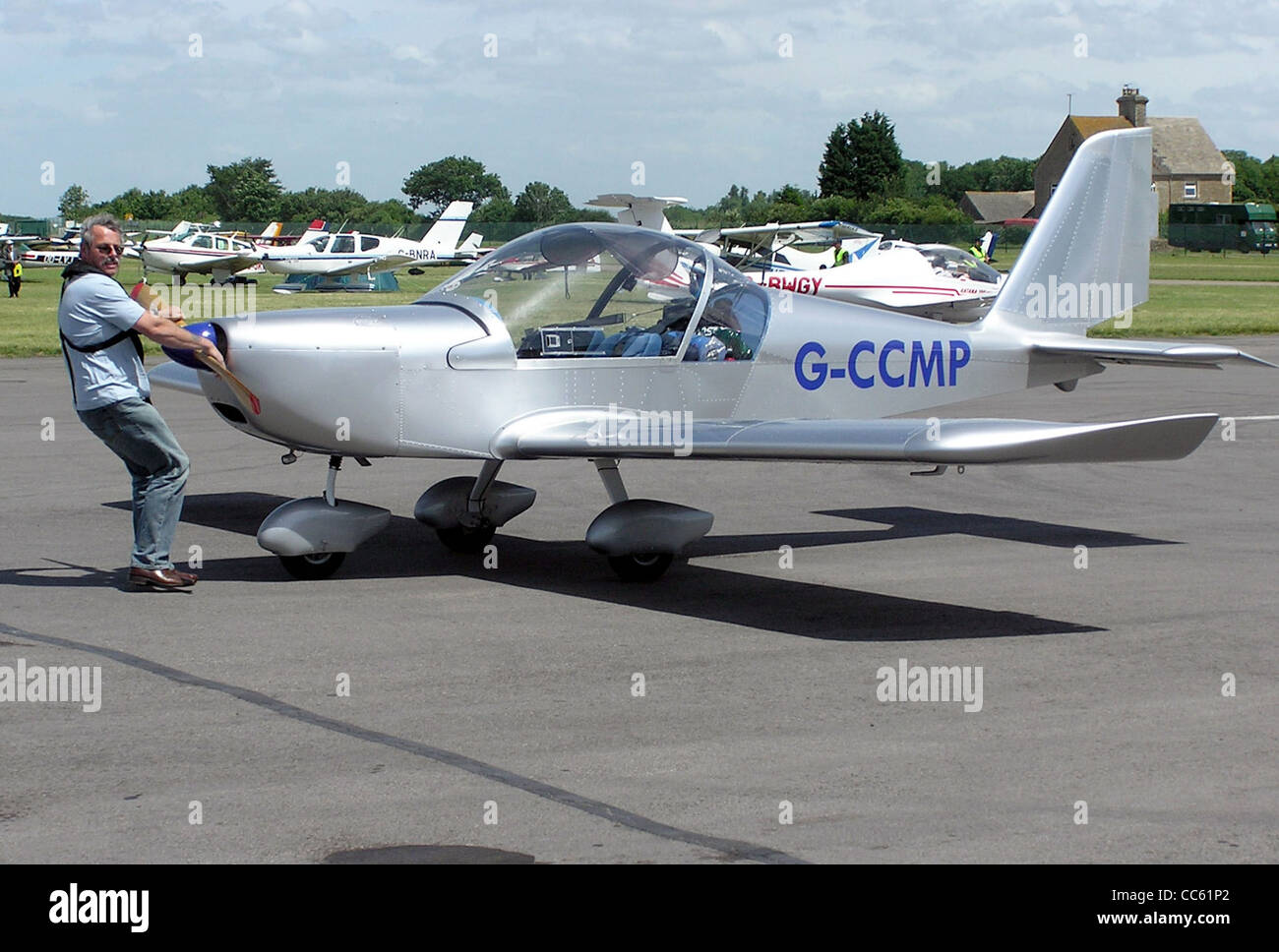 Aerotechnik EV-97A Eurostar (UK Registrierung G-CCMP) am Flugplatz Kemble, Gloucestershire, England. Stockfoto