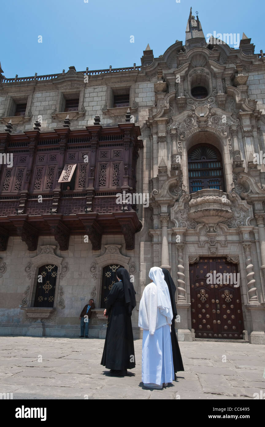 Peru, Lima. Das erzbischöfliche Palais in der Nähe der Basilika Kathedrale von Lima. Stockfoto