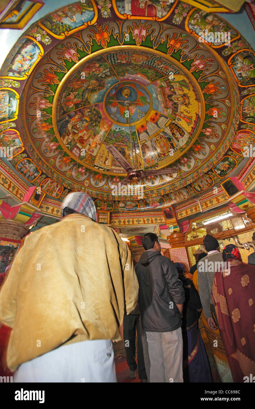 Faithfuls beten in der Laxminath hindu-Tempel, Jaisalmer, Rajasthan, Indien Stockfoto