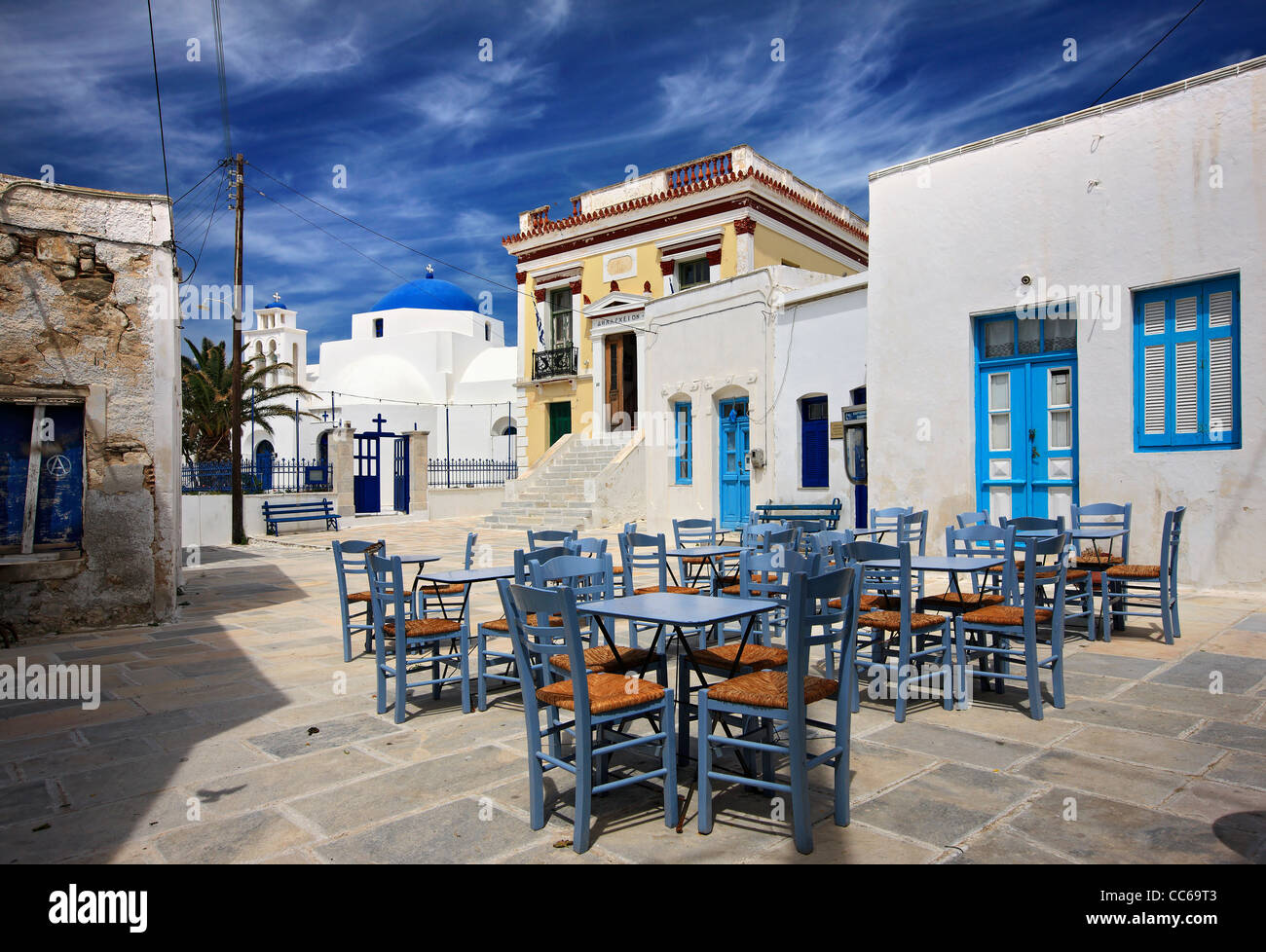 Der Hauptplatz ("Piazza") in die Hora (der "Hauptstadt") der Insel Serifos. Kykladen, Griechenland Stockfoto