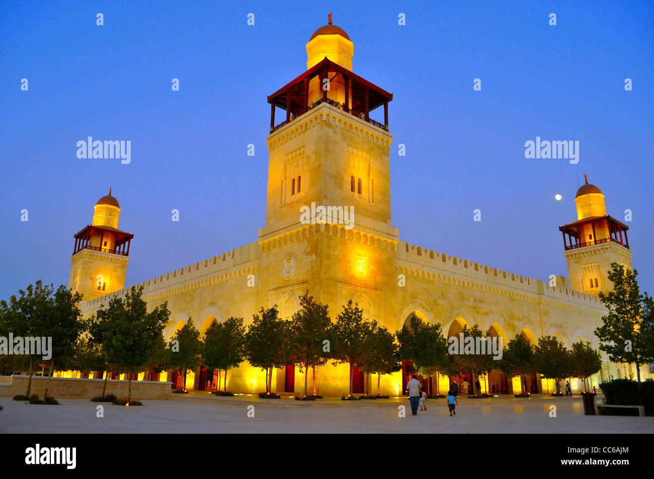 Gebet bei Sonnenuntergang an König Hussein Mosque Stockfoto