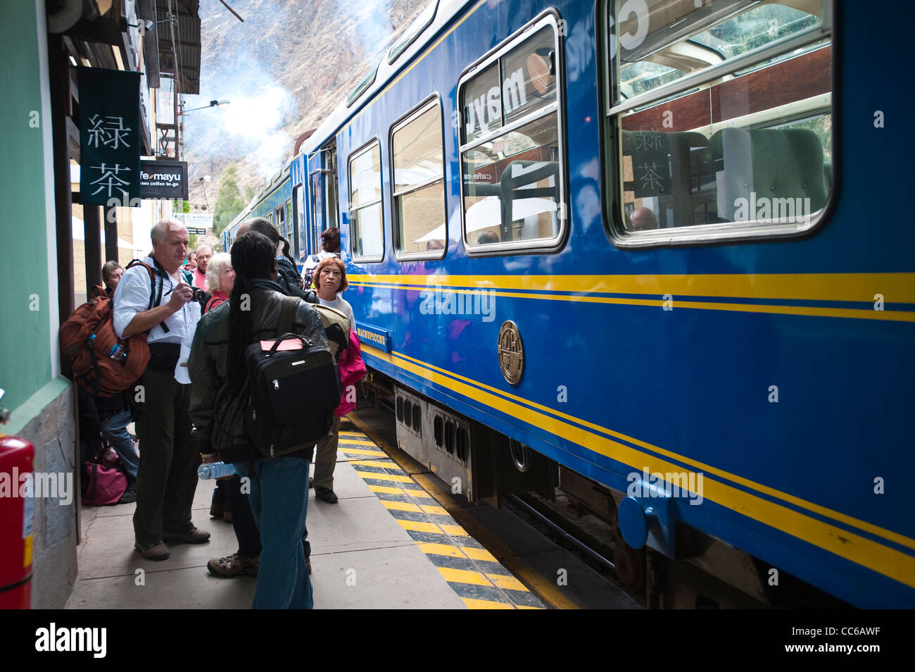 Perurail Zug PKW von Ollantaytambo nach Machu Picchu, Ollantaytambo, Peru. Stockfoto