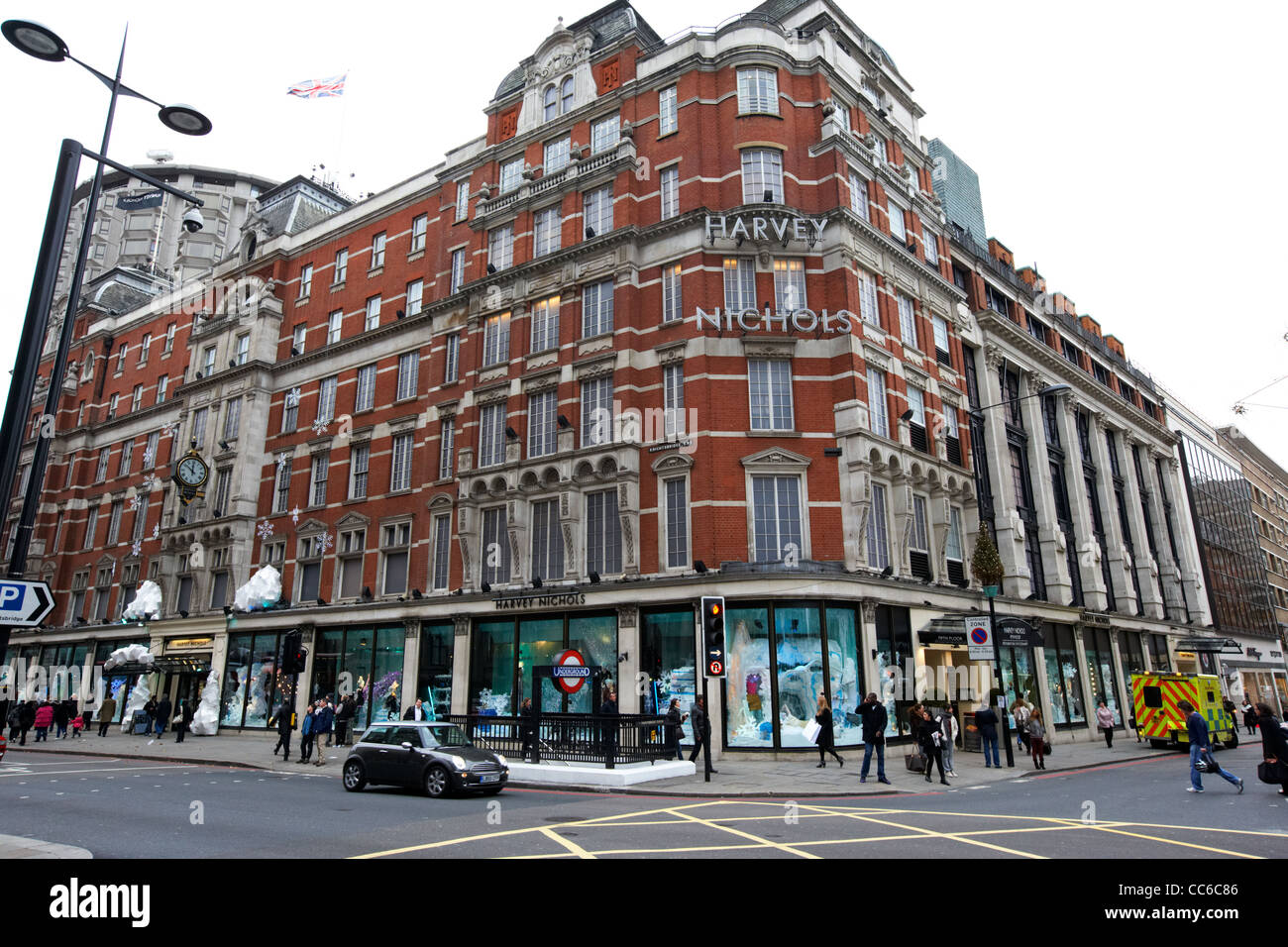 Kaufhaus Harvey Nichols in Knightsbridge London England UK Vereinigtes Königreich Stockfoto