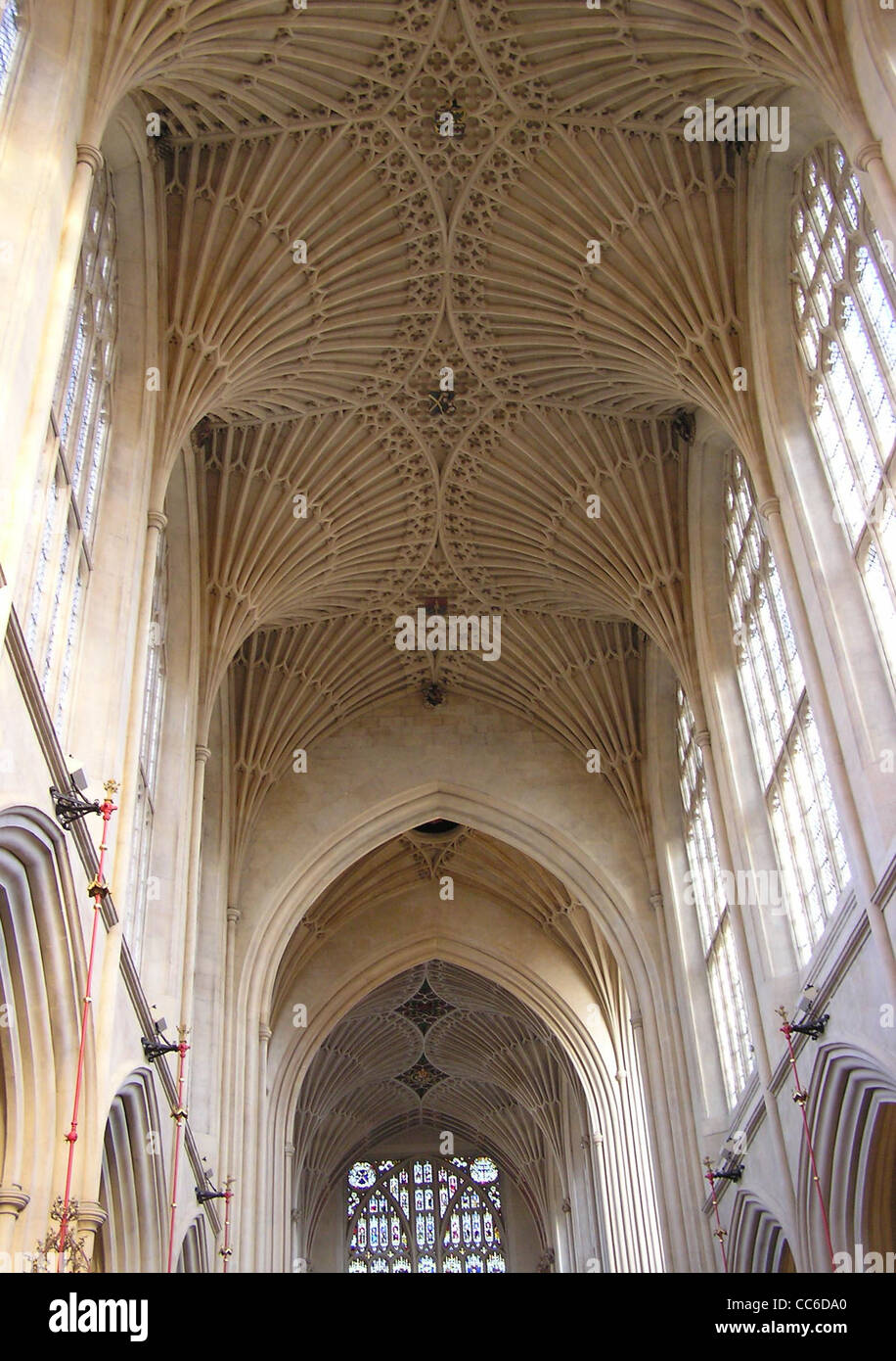 Fan-Gewölbe über dem Schiff an der Abteikirche von Bath, Bath, England, Stockfoto