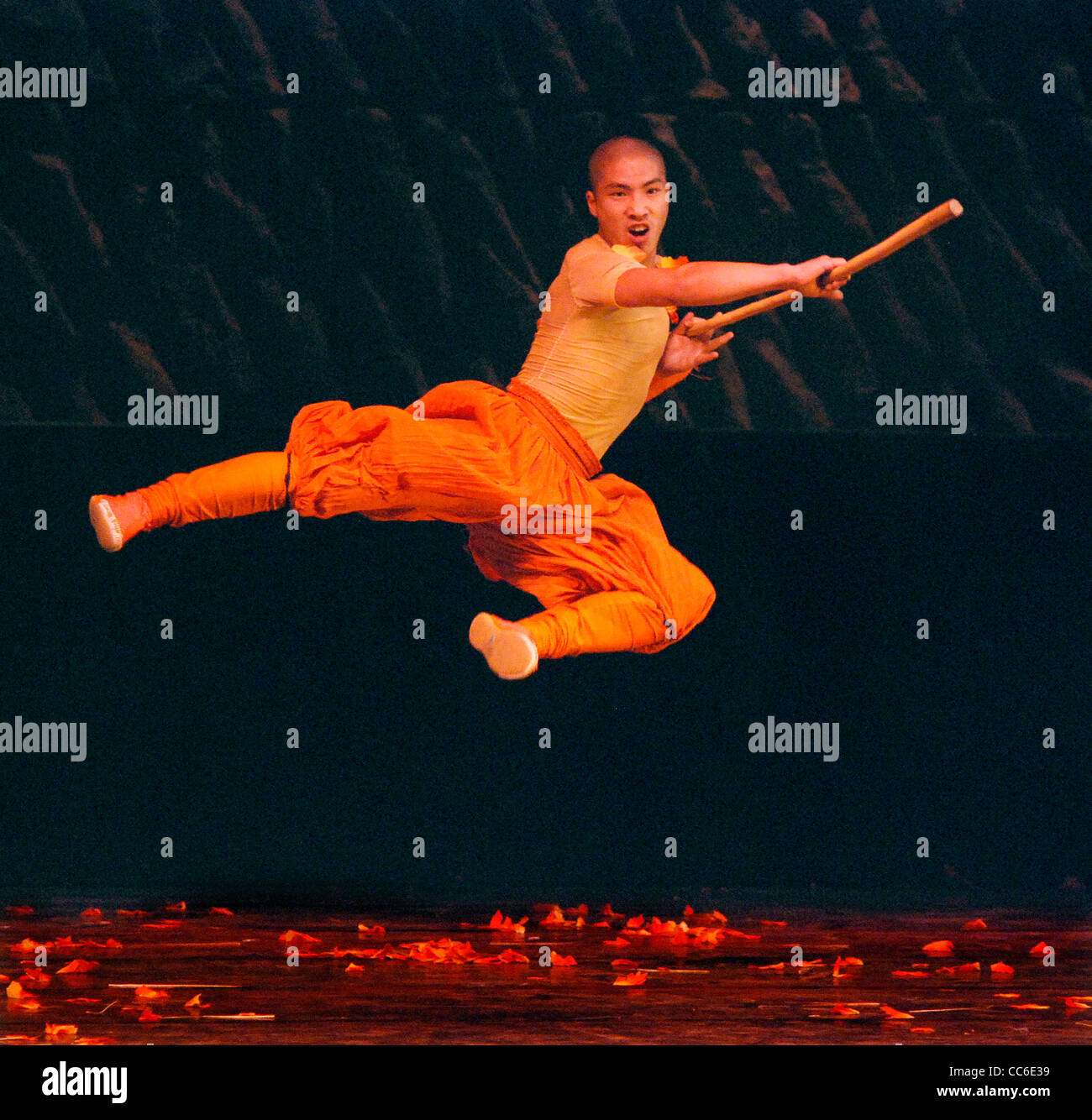 Mann, die Durchführung von chinesischen Kung Fu, Peking, China Stockfoto