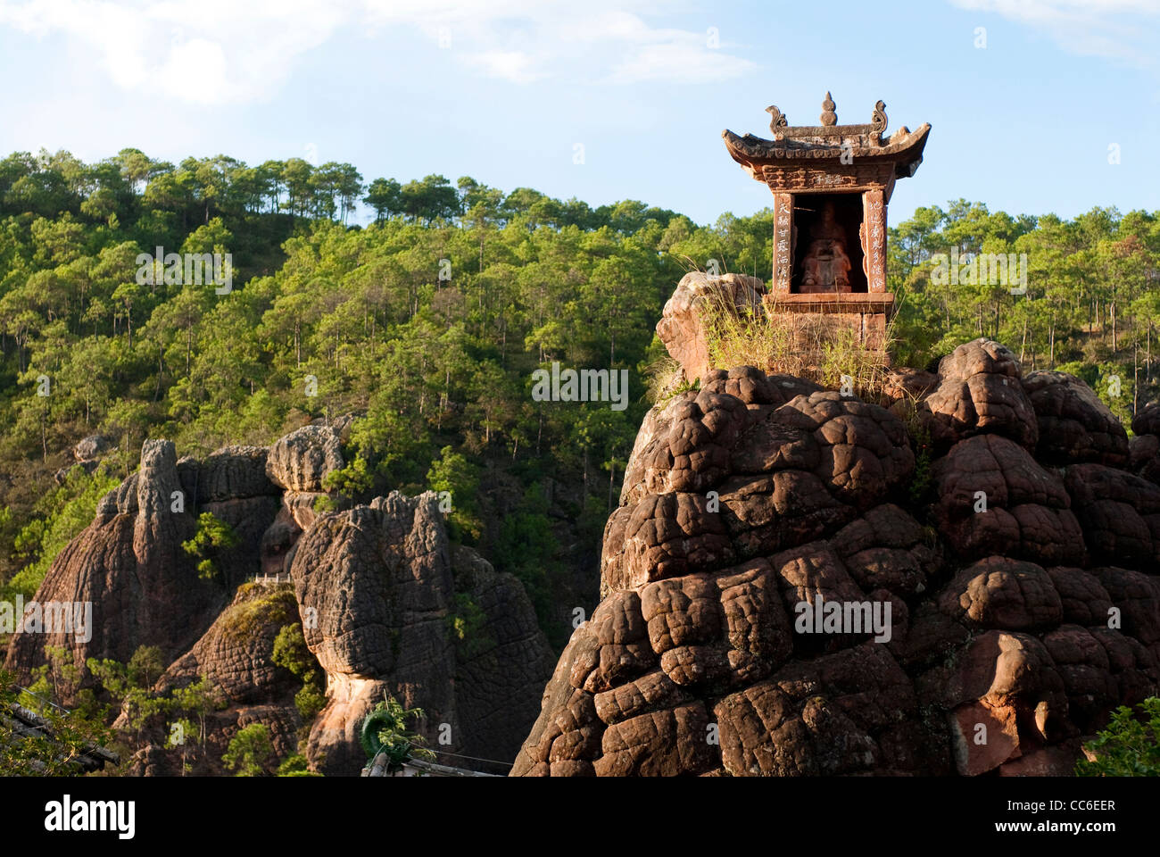 Chenglu Pavillon auf dem felsigen Berg, Shizhong Berg Grotten, Dali, Yunnan, China Stockfoto