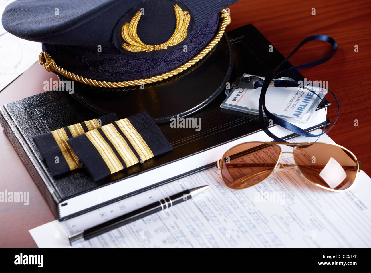 Professionelle Airline Piloten Ausrüstung Stockfoto