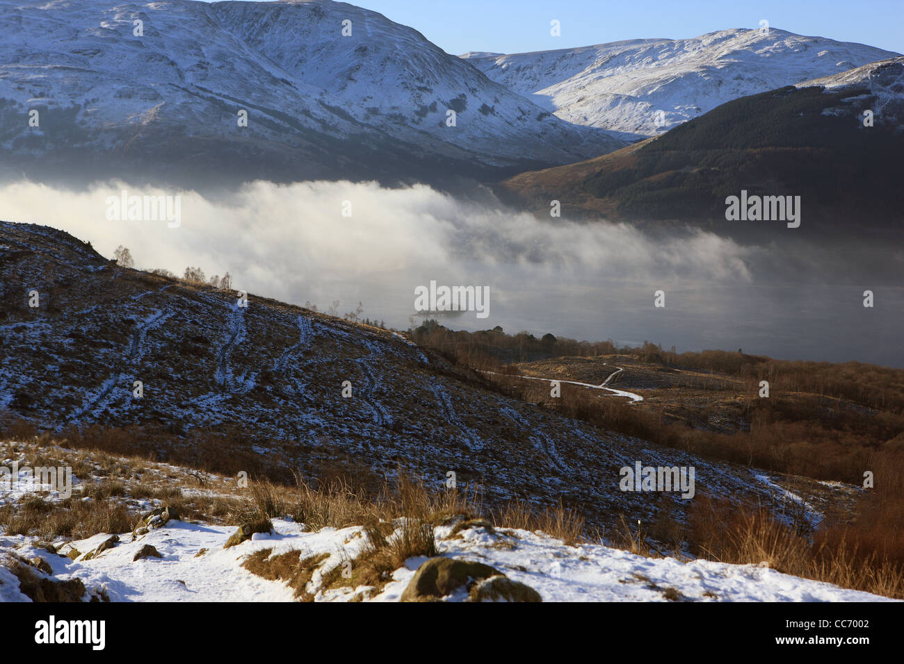 Cloud-Umkehrung über Loch Lomond und von den Hängen des Ben Lomond Stockfoto