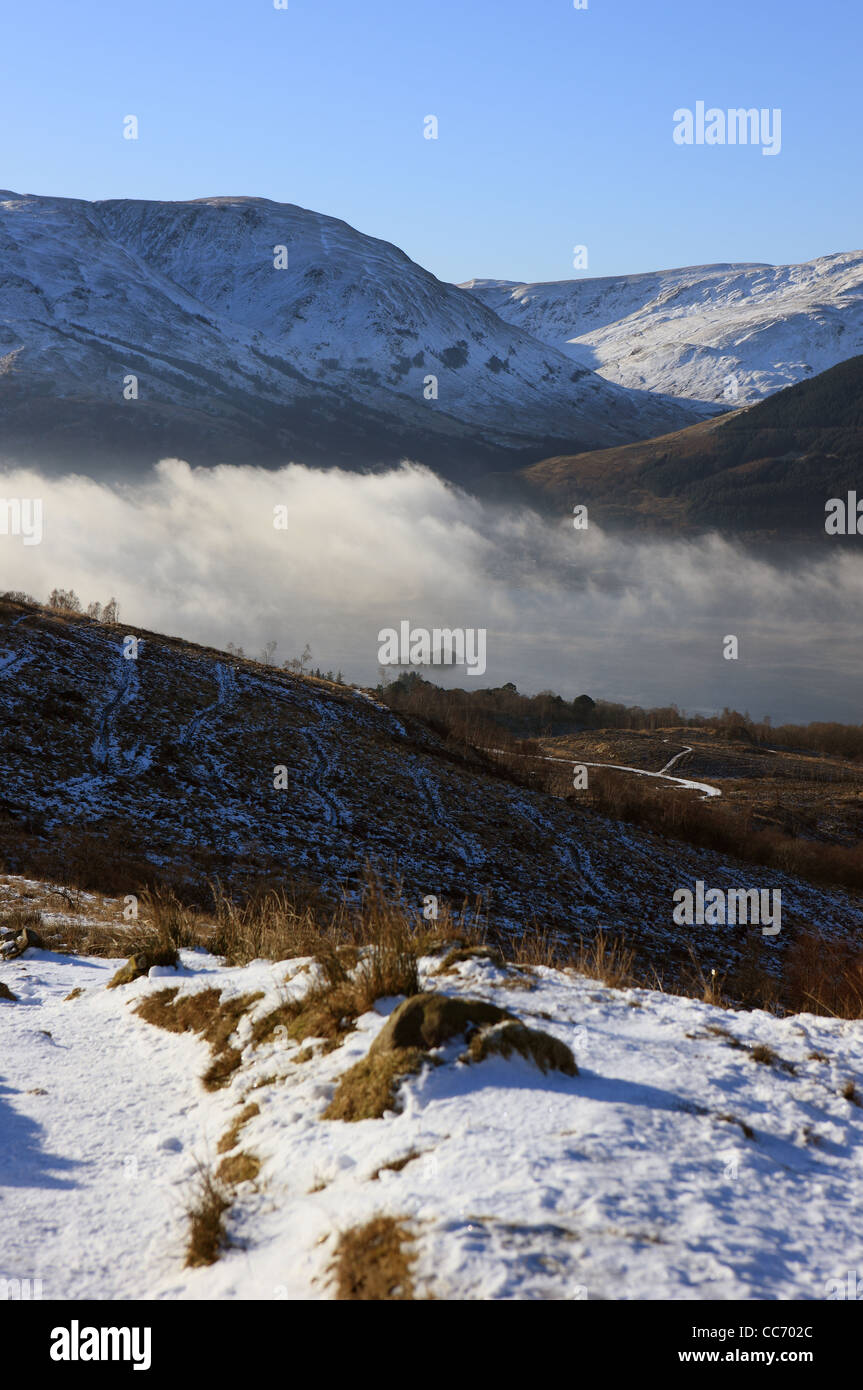 Wolke Umkehrung über Loch Lomond von den Hängen des Ben Lomond Stockfoto