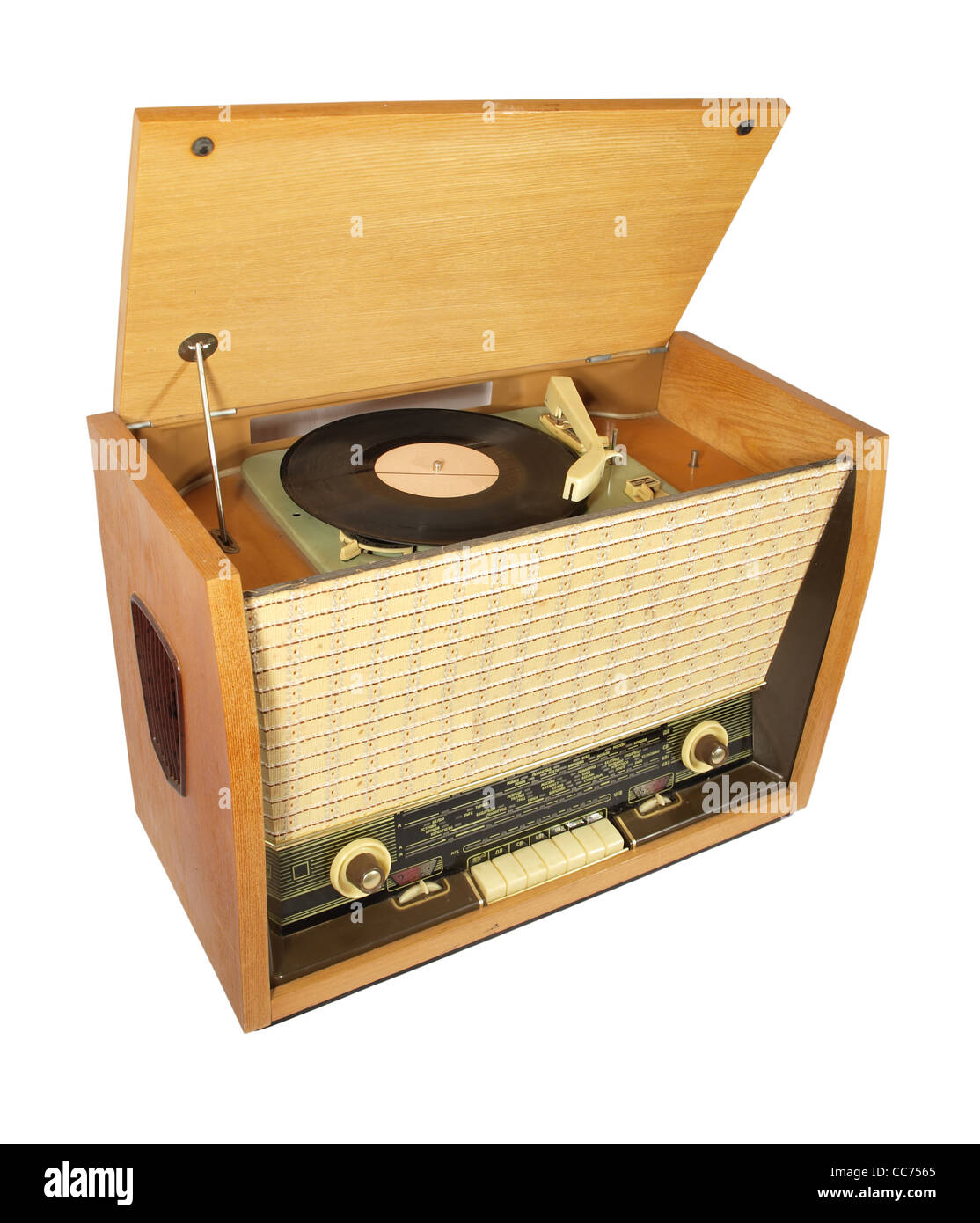 Vintage Radio-Grammophon mit einem angehobenen Deckel und eine Schallplatte Stockfoto