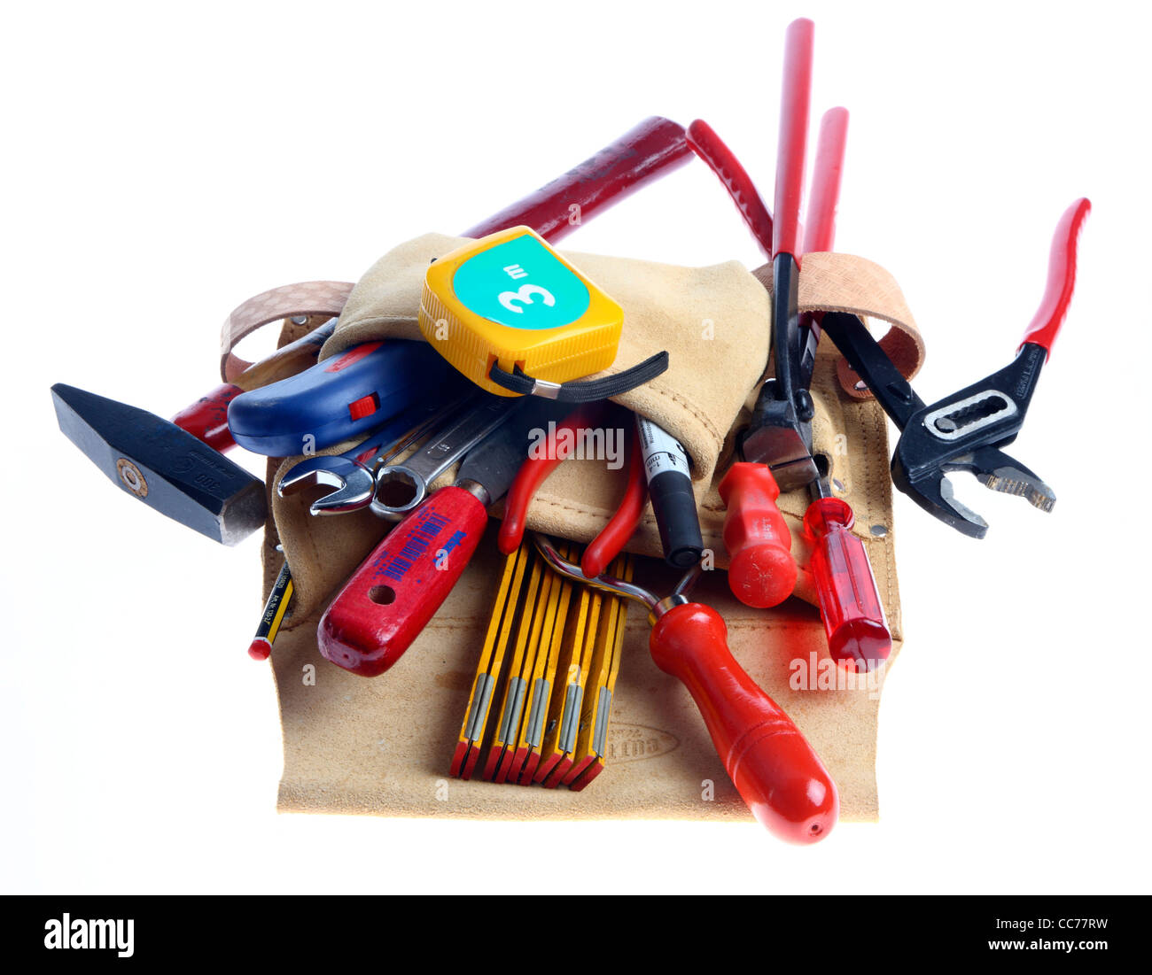 Werkzeug-Gürteltasche aus Leder für Handwerker, mit vielen verschiedenen Werkzeugen hergestellt. Stockfoto