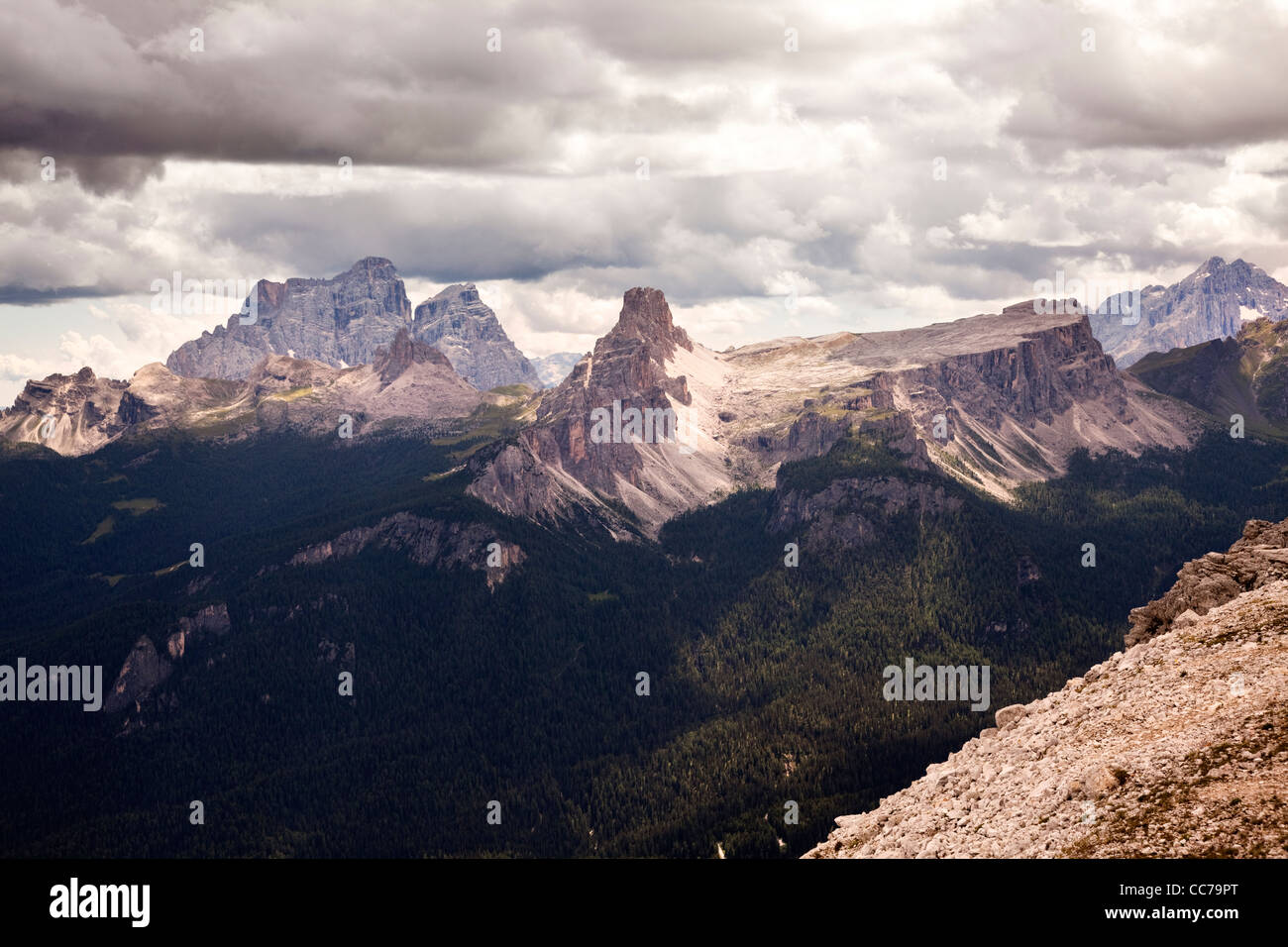 Blick auf Berg Croda da Lago, von der Tofana, Cortina d ' Ampezzo, Veneto, Norditalien Stockfoto