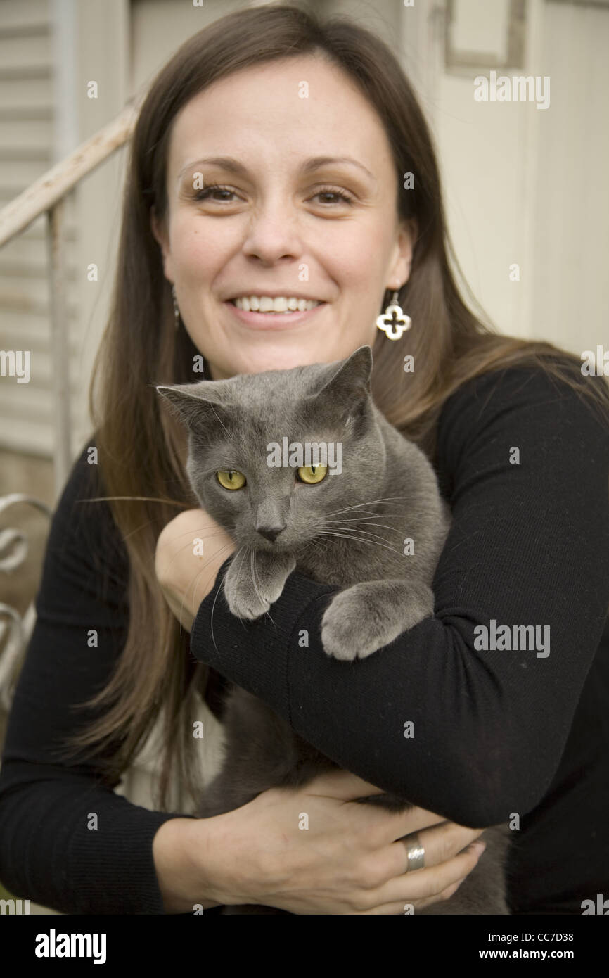 Frau mit ihrer Katze. Darien, CT. Stockfoto