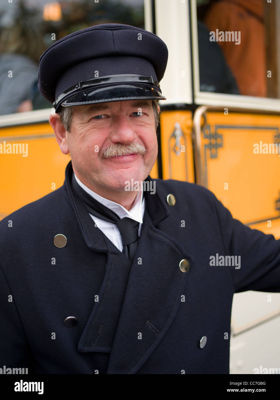 Bus-Dirigent bei Beamish, die England Open Air Museum County Durham Nordengland Stockfoto