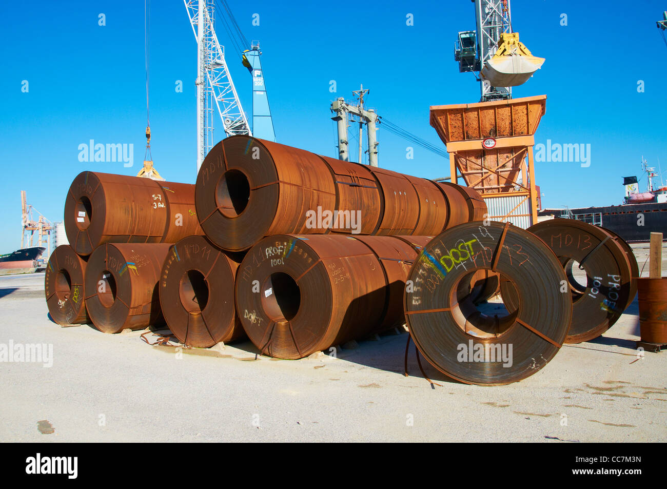 Legierung Diagonalen grauen Gitter Industrie Eisen Eisenhütte Computerrolle metallischen Metallplatte Rollen grobe nahtlos geformten Blatt s Stockfoto