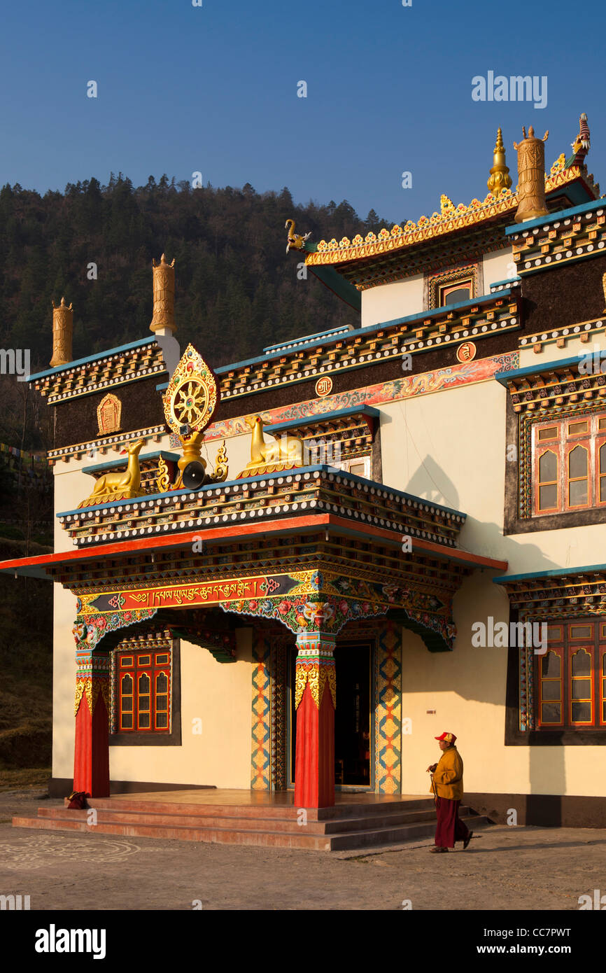 Indien, Arunachal Pradesh, Dirang, erbaute neu buddhistische Gompa im Morgengrauen Stockfoto