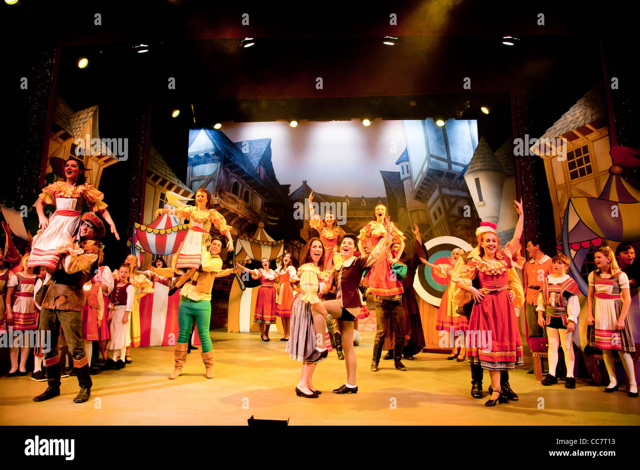 Ein Amateurtheater Pantomime Version der Legende von Robin Hood, Aberystwyth Arts Centre Wales UK Stockfoto
