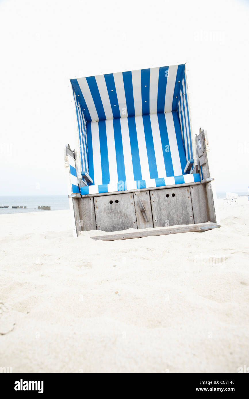 Stuhl am Strand, Westerland, Sylt, Nordsee, Schleswig-Holstein, Deutschland Stockfoto