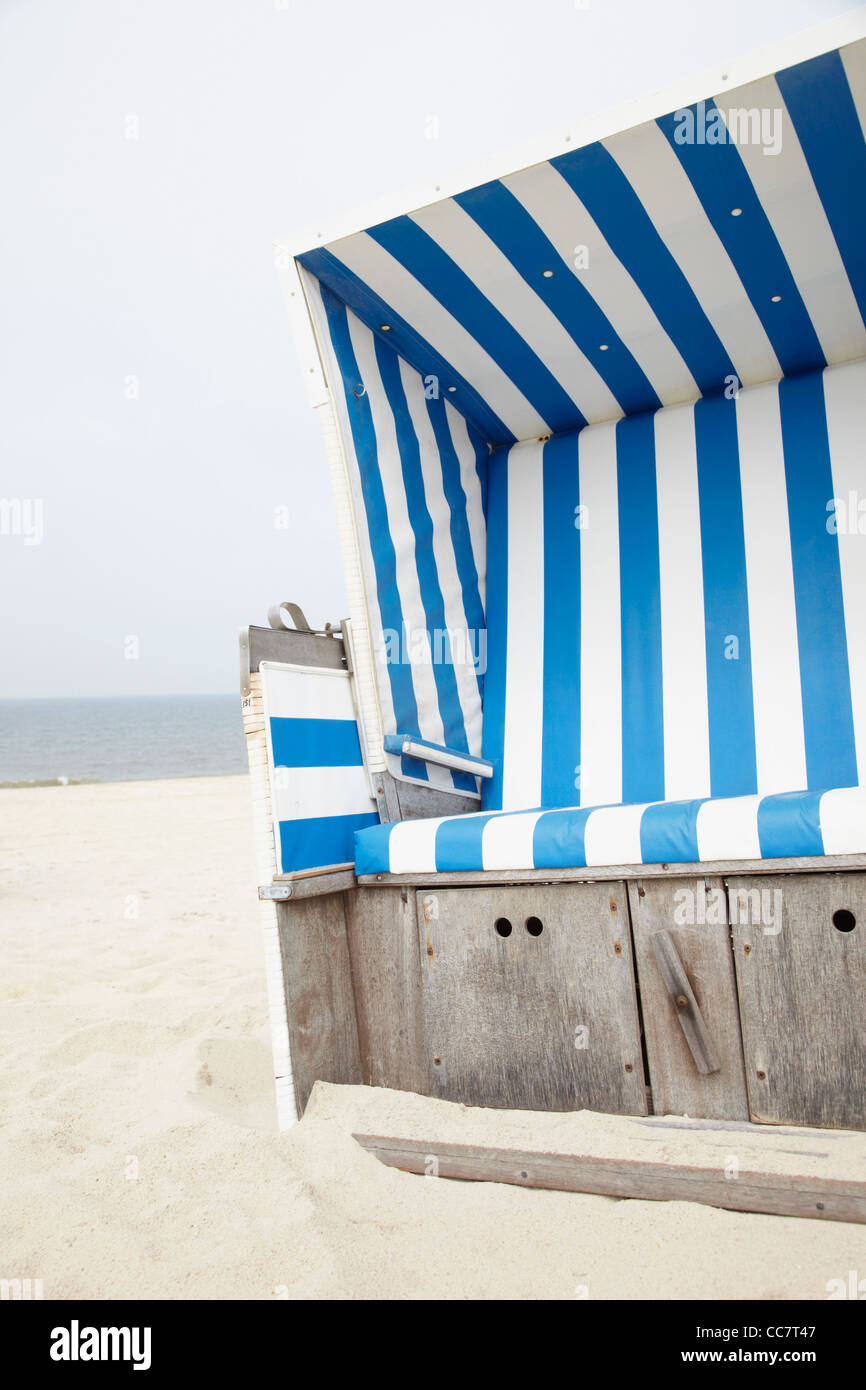 Stuhl am Strand, Westerland, Sylt, Nordsee, Schleswig-Holstein, Deutschland Stockfoto