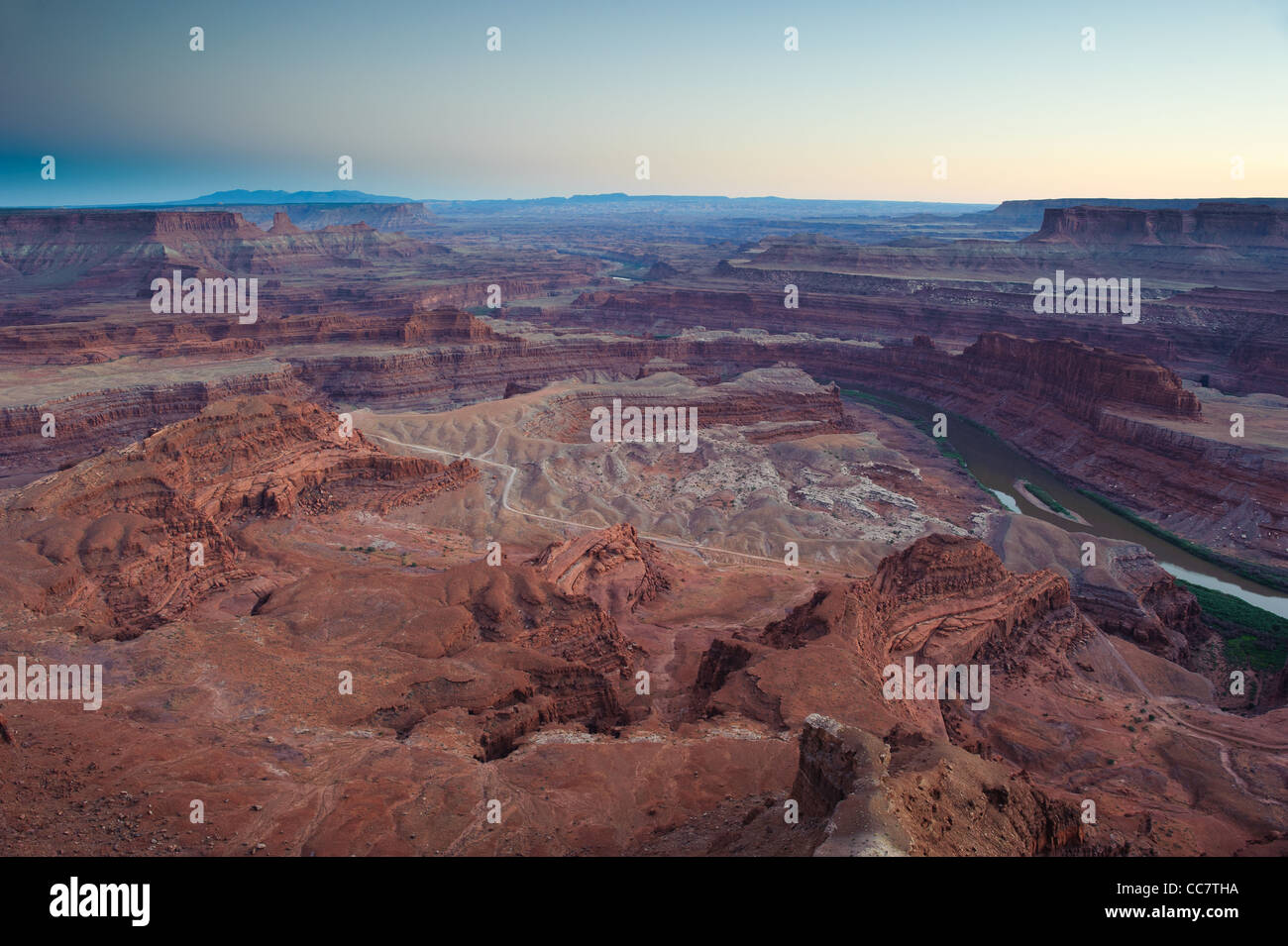 Sonnenuntergang Blick vom Toten Pferd Staatspark über Canyonlands National Park, Utah, usa Stockfoto