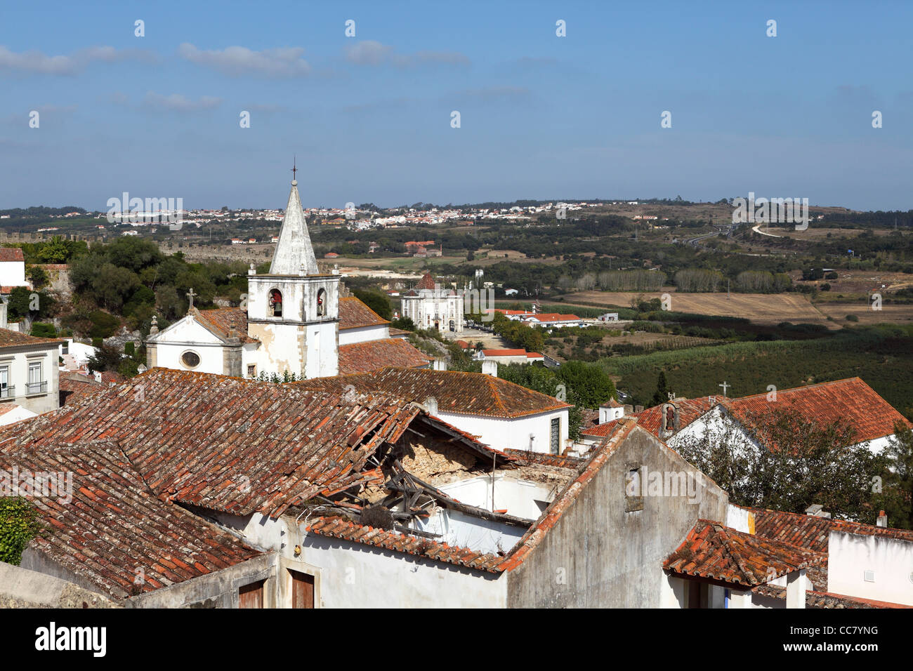 Dächer in Obidos, Estremadura, Portugal. Stockfoto