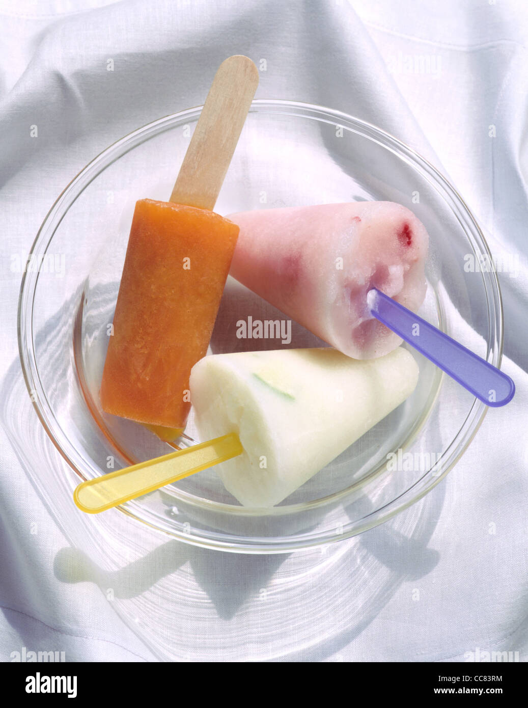 Joghurt - Liime Eis am Stiel / Mango - Pfirsich-Eis am Stiel / Himbeer ...