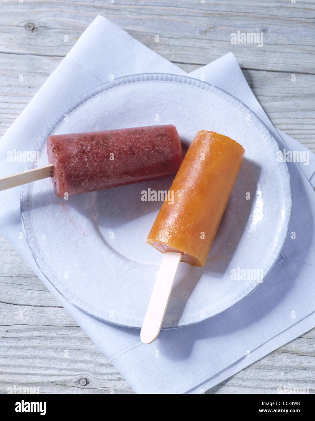 BlackBerry - Eis am Stiel / Mango - Pfirsich - Eis am Stiel Stockfoto