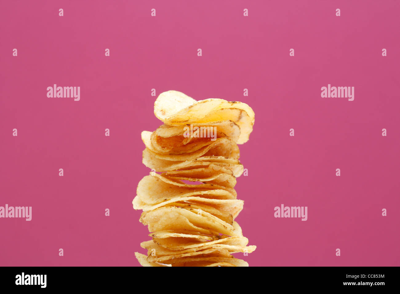 Stapel von Kartoffel-chips Stockfoto