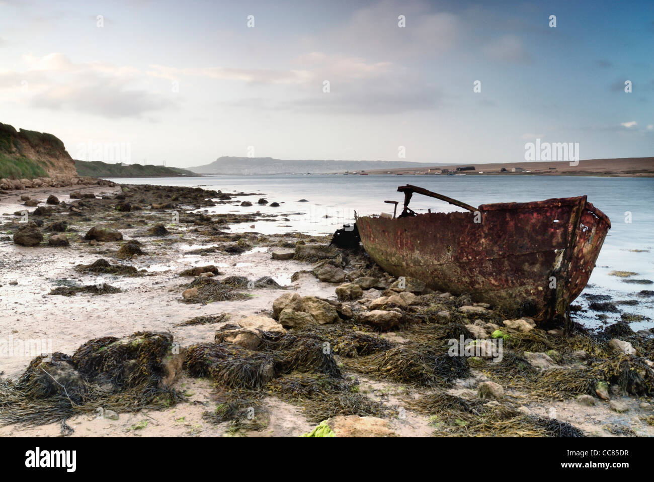 Alte rostige Boot, Flotte Lagune, Dorset Stockfoto