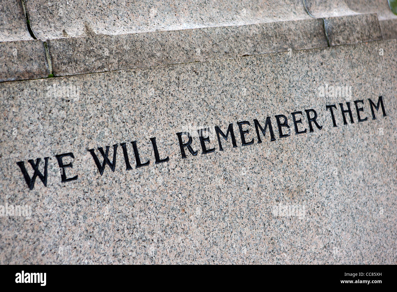 Nachricht auf einem Kriegerdenkmal "wir sie nicht vergessen werden" Stockfoto