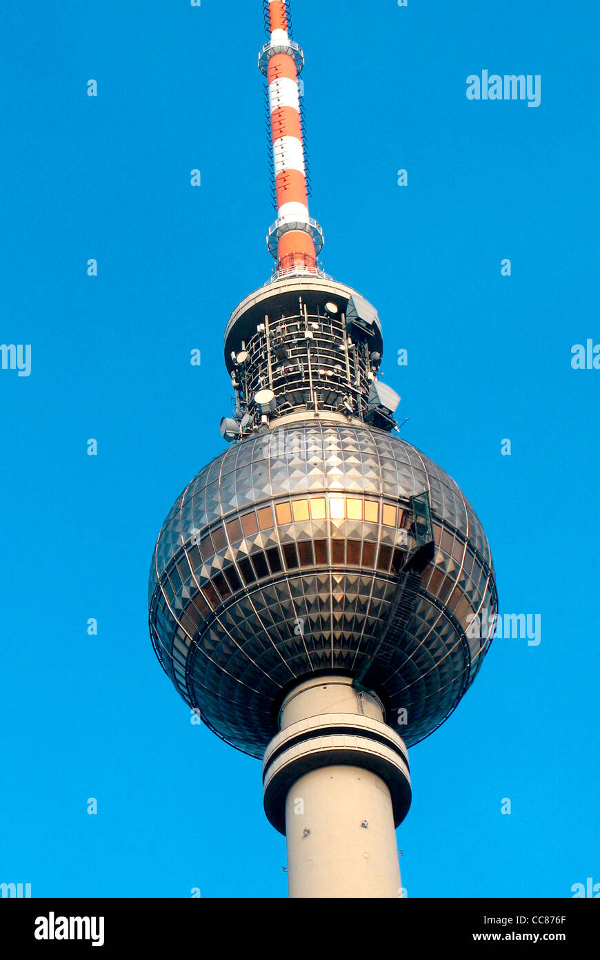 Fernsehturm auf dem Alexanderplatz in Berlin. Stockfoto