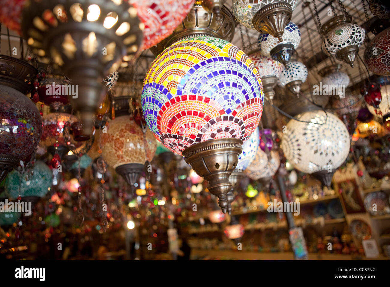Lampen in einem Geschäft in Istanbul, Türkei. Stockfoto