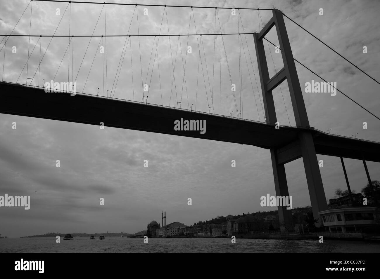 Bosporus-Brücke - Istanbul. Stockfoto