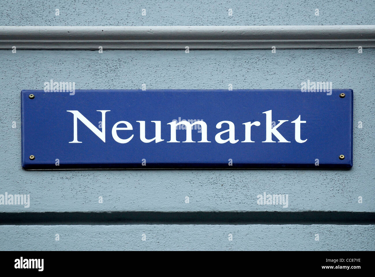 Straßenschild der Neumarkt in Dresden. Stockfoto