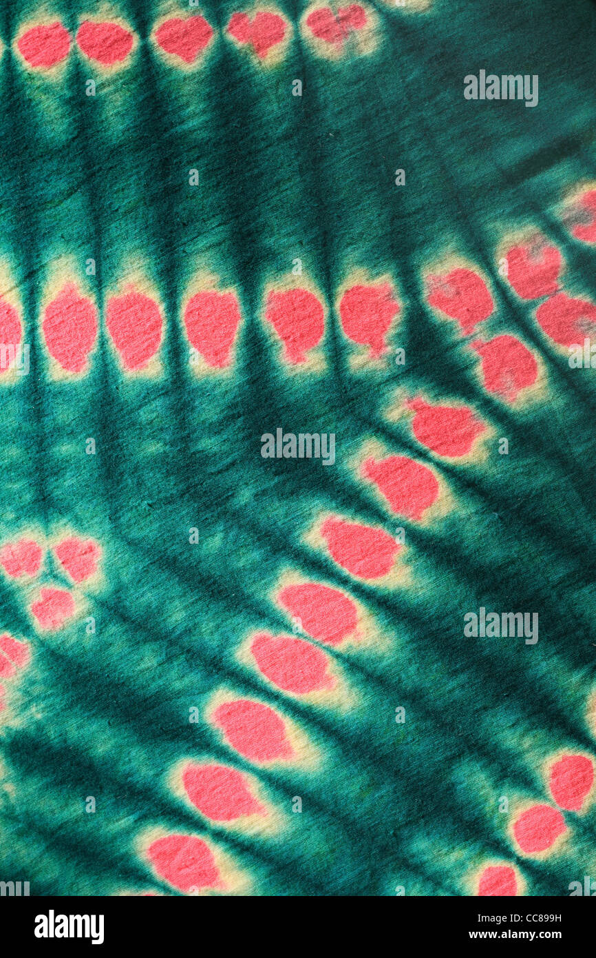 vertikale blau-grün und rosa Krawatte Tuch Hintergrund gefärbt Stockfoto