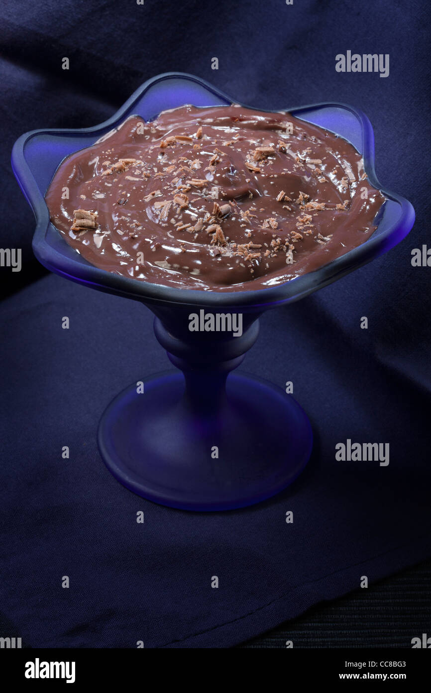 Mousse au Chocolat in Schüssel Stockfoto