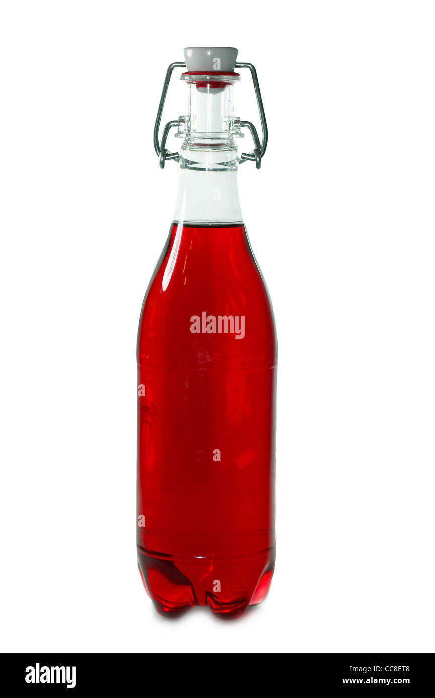 Orangenlimonade in Flasche isoliert in weiß Stockfoto