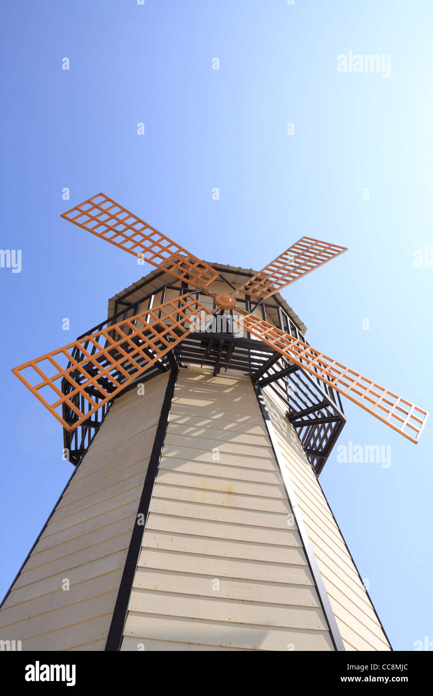 ausgefallene Windmühle Stockfoto
