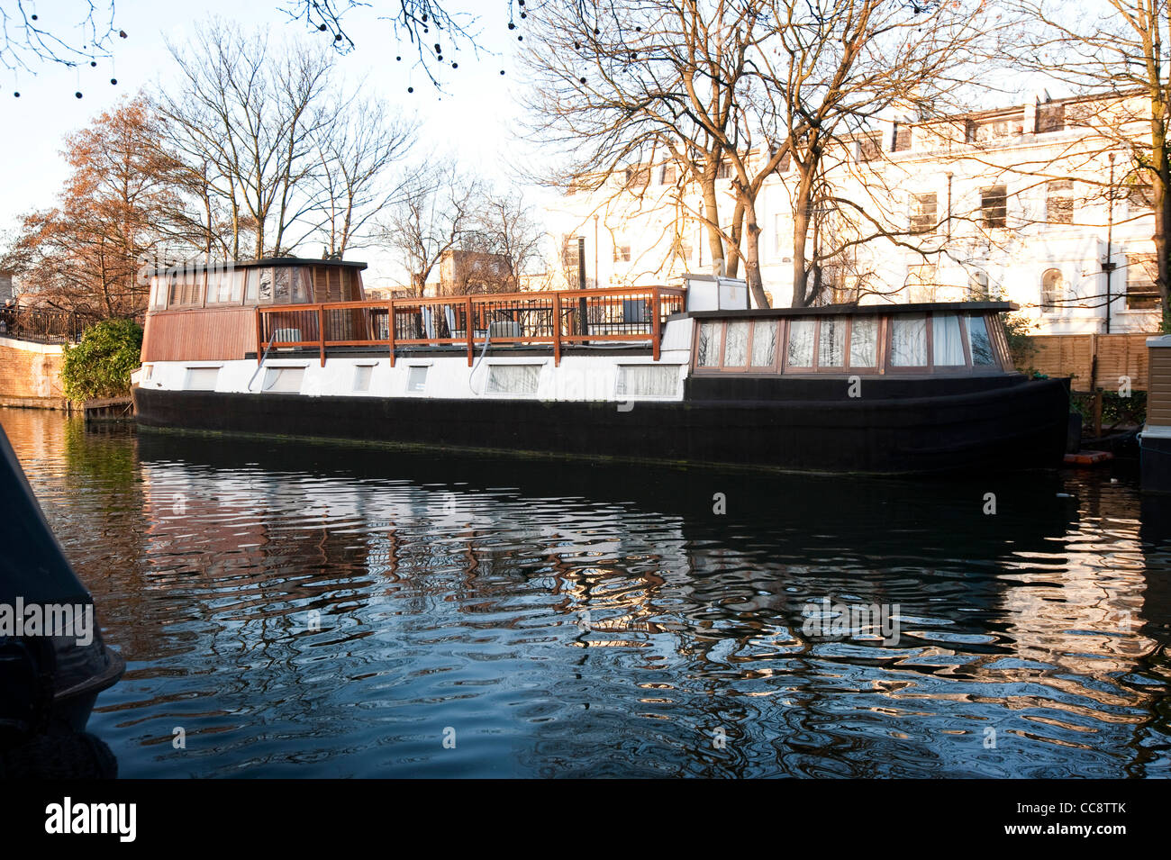 Hausboot, wo Richard Branson zum Leben auf dem Paddington Arm an Klein-Venedig, Stockfoto