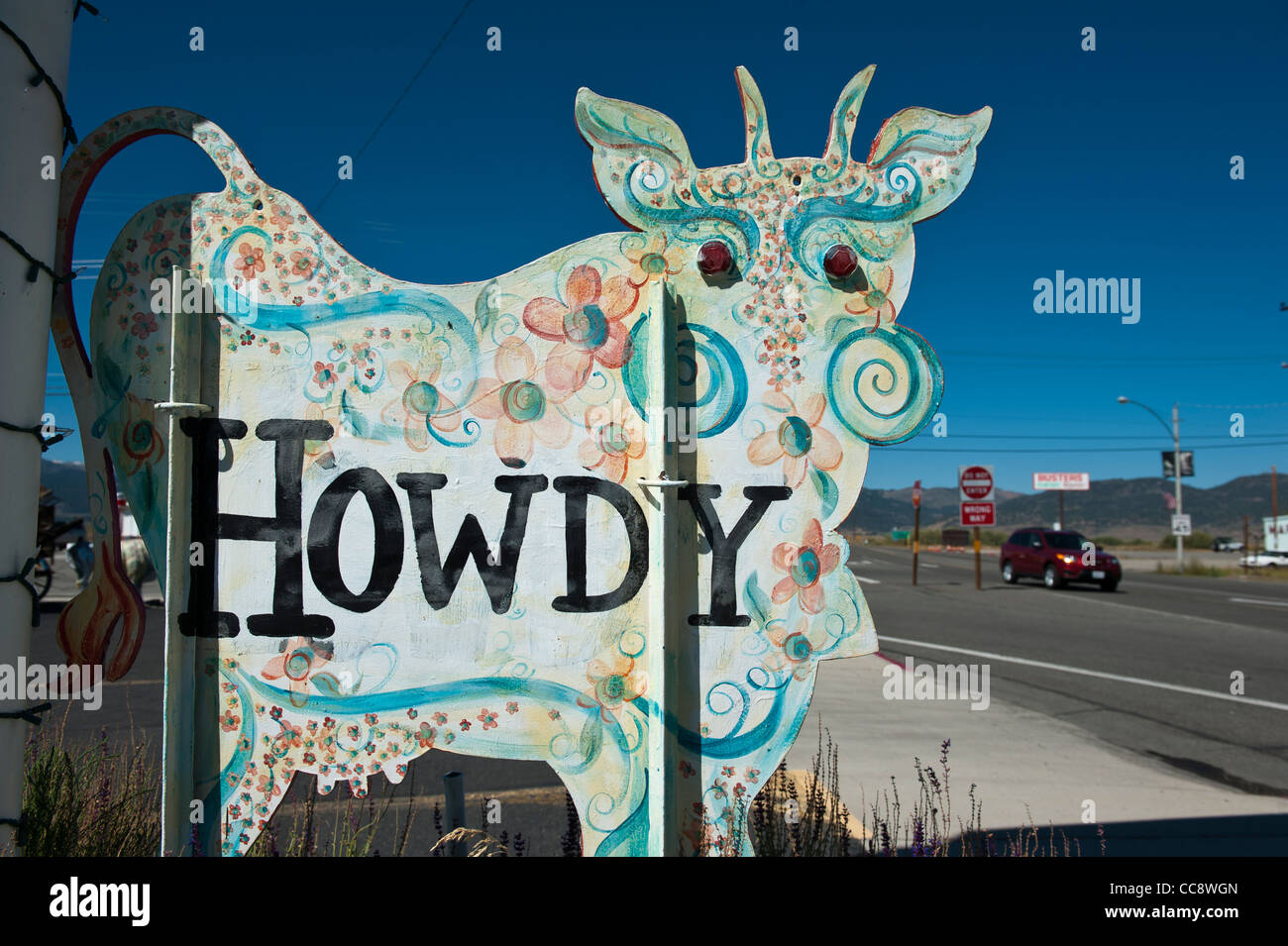 Howdy am Straßenrand dekorative Zeichen, Bridgeport, Mono County, Kalifornien, USA Stockfoto