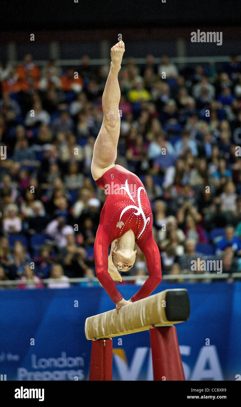 Madeline GARDINER (CAN), konkurriert in den Strahlengang, The London bereitet Visa International Gymnastics Stockfoto