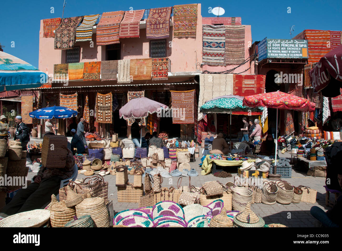 Die geschäftigen Markt am Rahba Qedima, Marrakesch, Marokko Stockfoto