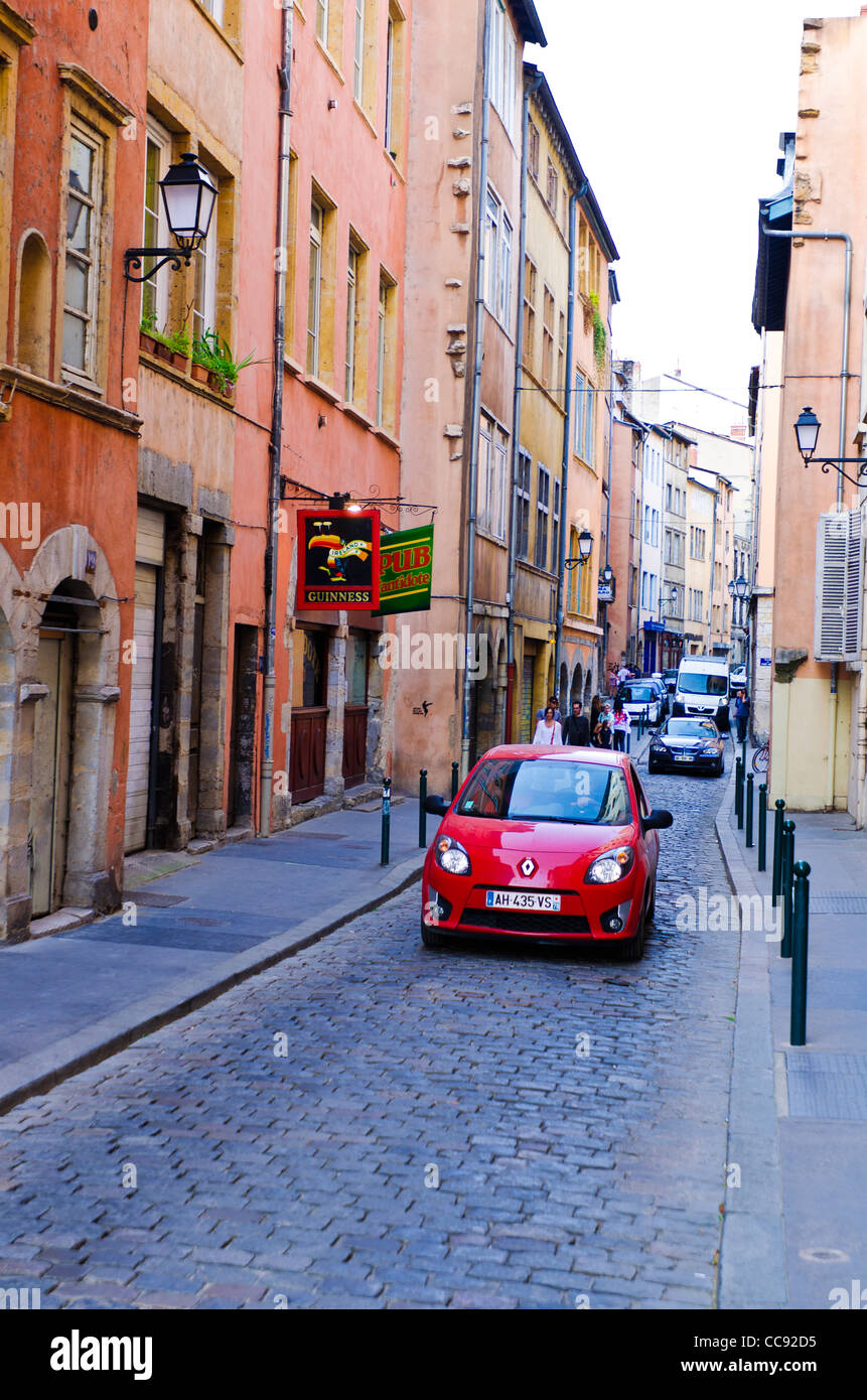 Gasse in der Altstadt Vieux Lyon, Frankreich (UNESCO-Weltkulturerbe) Stockfoto