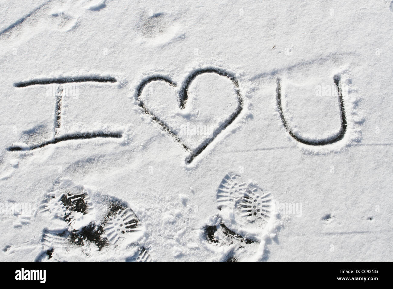 I Herz () Sie in Schnee geschrieben. Stockfoto