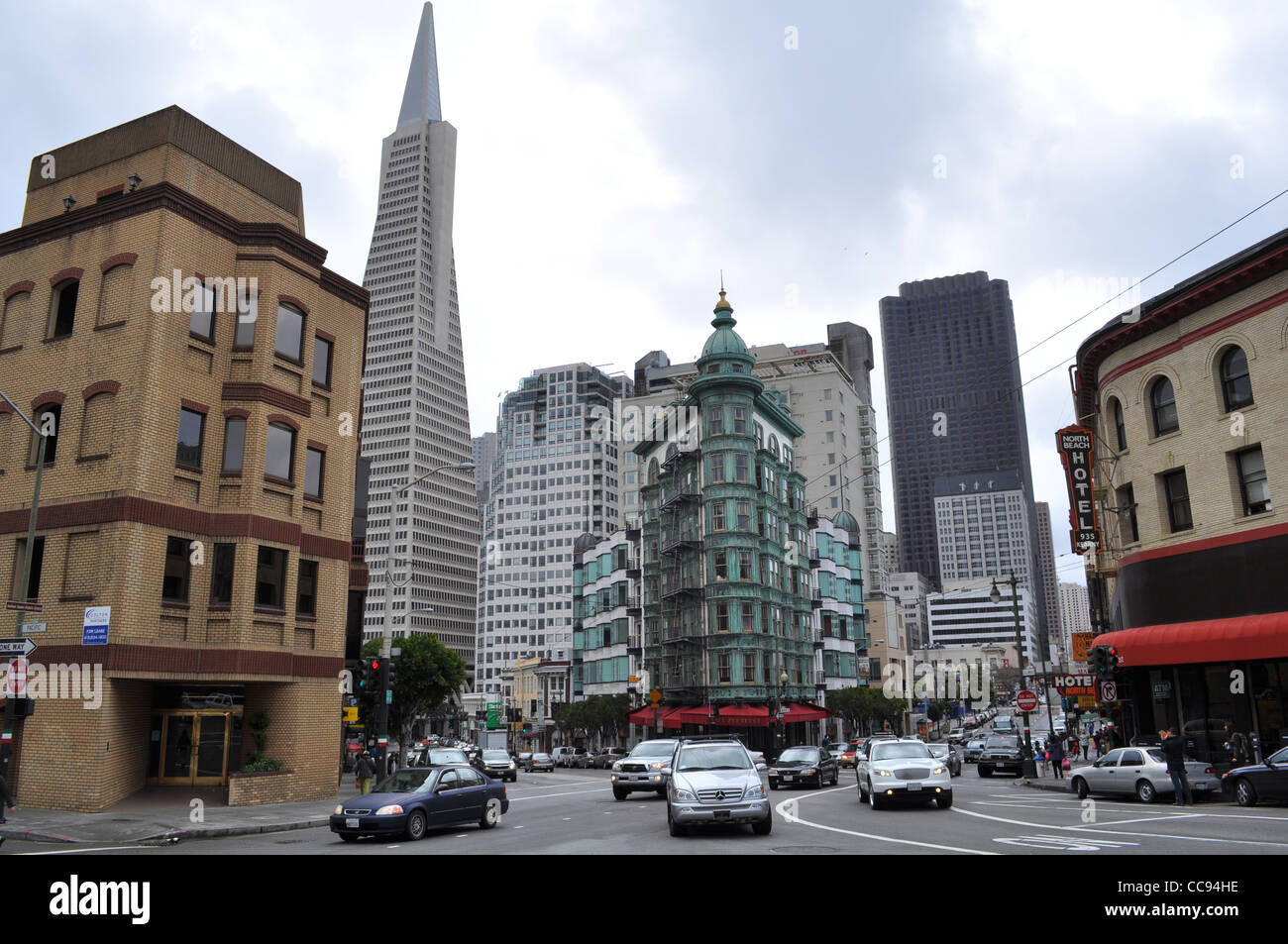 Transamerica Pyramide Gebäude, San Francisco, Kalifornien, USA. Kreuzung von Columbus, Pacific und Kearny Street. Stockfoto
