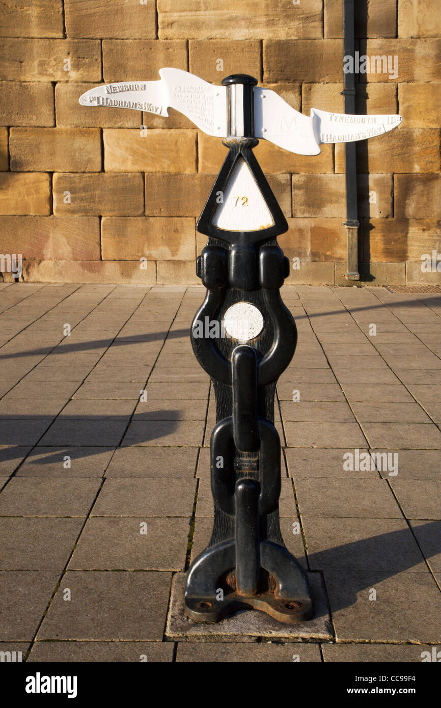 Hadrian weg unterzeichnen auf der Kai Newcastle Upon Tyne England Stockfoto