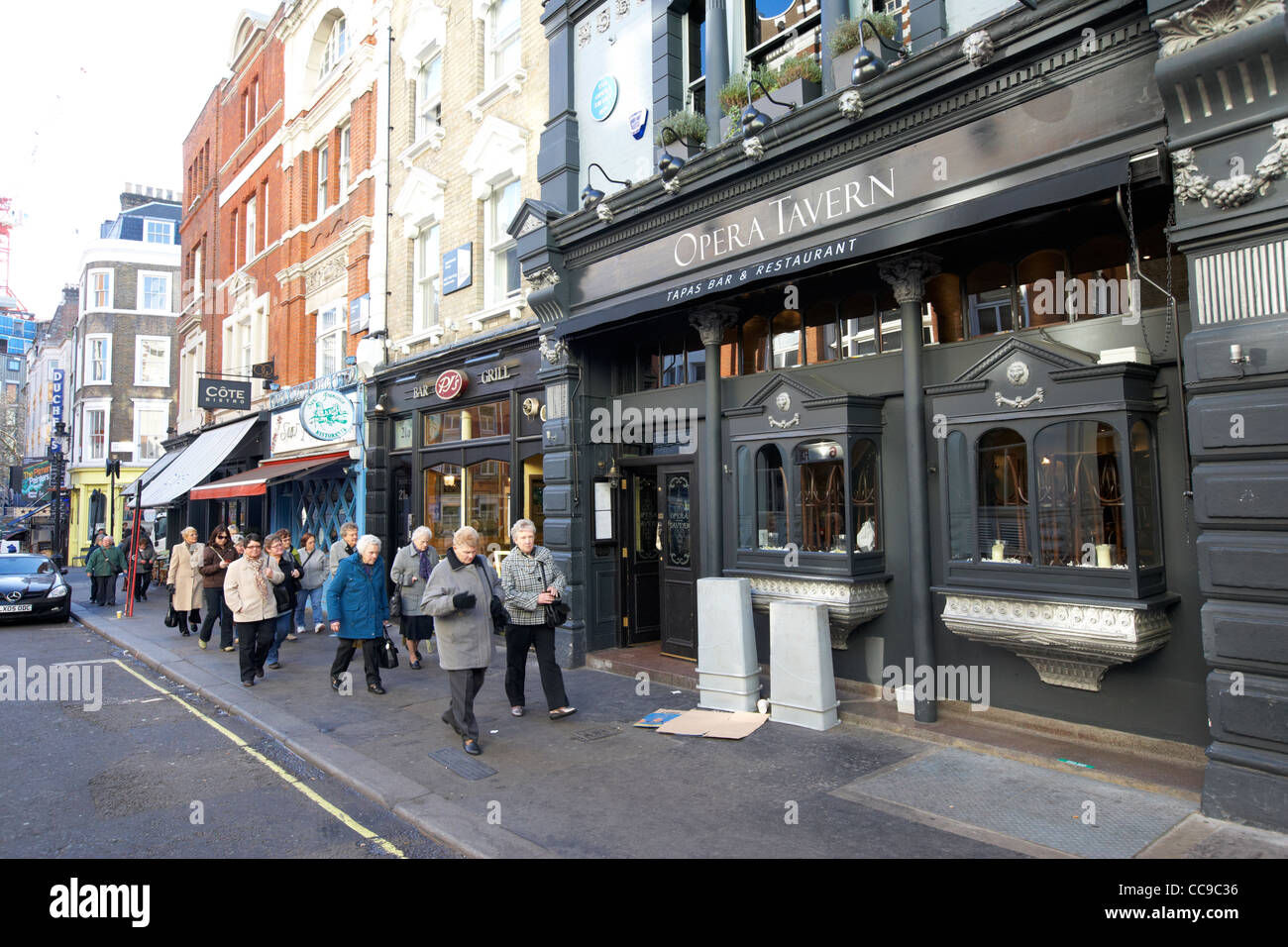 Bars und Restaurants in Catherine Street Teil Londons Theatreland England UK Vereinigtes Königreich Stockfoto
