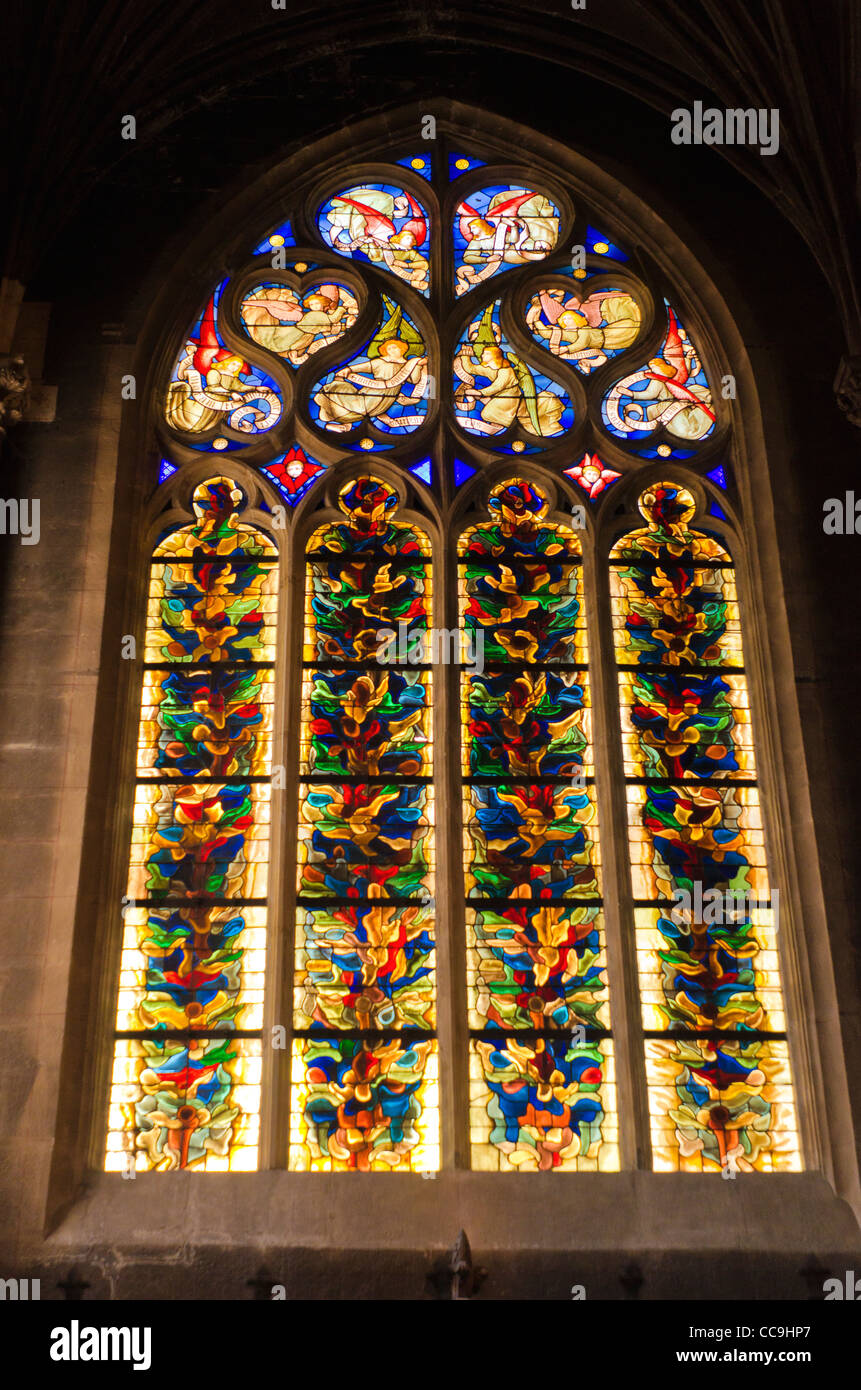 Glasfenster in der Kathedrale von Saint-Jean, Altstadt Vieux Lyon, Frankreich (UNESCO-Weltkulturerbe) Stockfoto